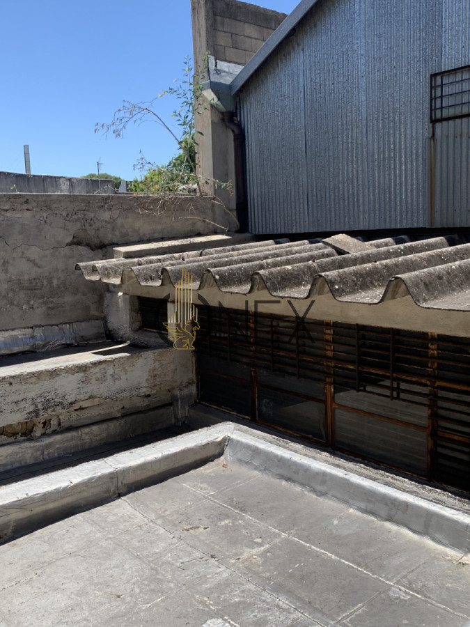 Local Comercial ID.1591 - Venta de 2 Locales Comerciales, Galpòn y Casa de 5 Dormitorios