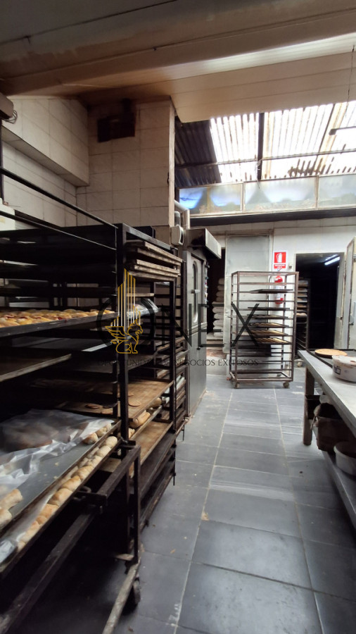 Local Comercial ID.3501 - Venta de Panadería Confitería en Carrasco 