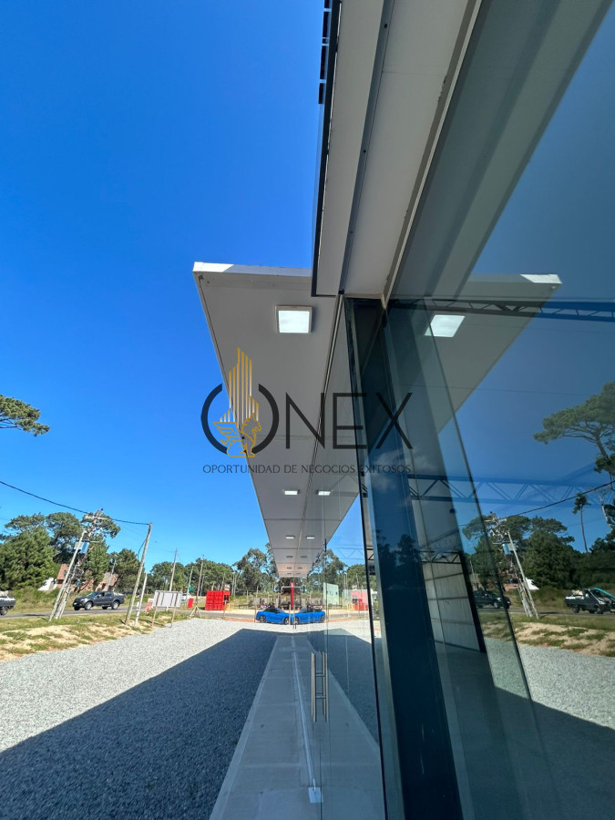 Local Comercial ID.3712 - Lanzamiento Exclusivo Comercial de 660 m2 en la Avenida, mas estratégica de Maldonado. 