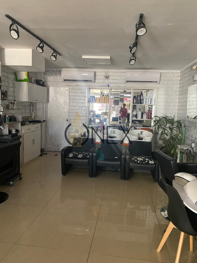 Local Comercial ID.2040 - Se vende llave de PELUQUERIA