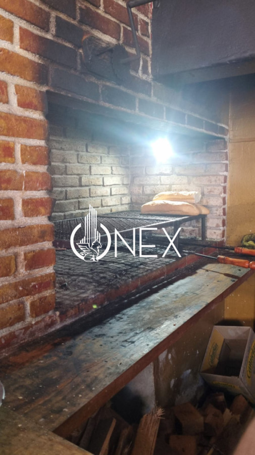 Local Comercial ID.4390 - Se vende llaves de Bar-Restaurante en Barrio Reus , Montevideo. Funcionando 