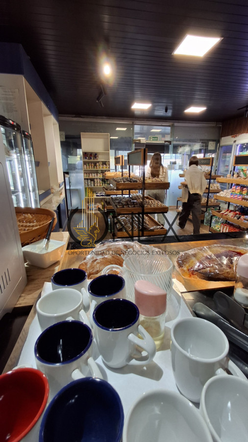 Local Comercial ID.3501 - Venta de Panadería Confitería en Carrasco 