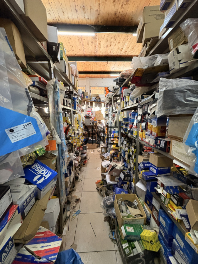 Local Comercial ID.3749 - Oportunidad: Llave de Repuestos con 25 Años en la Zona - Pinamar