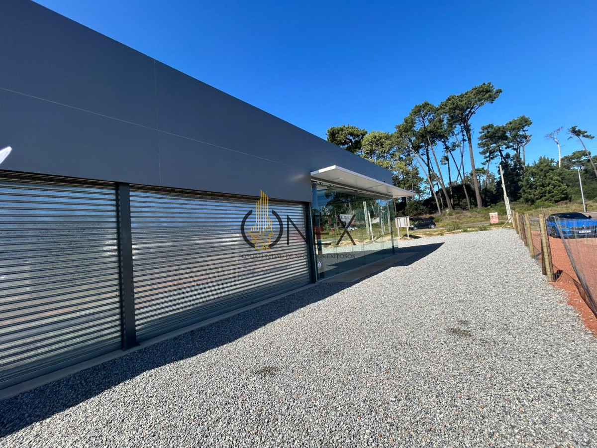 Local Comercial ID.3712 - Lanzamiento Exclusivo Comercial de 660 m2 en la Avenida, mas estratégica de Maldonado. 