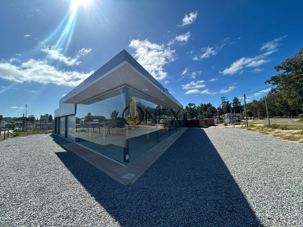 Local Comercial ID.3712 - Lanzamiento Exclusivo Comercial de 660 m2 en la Avenida, mas estratégica de Maldonado. 