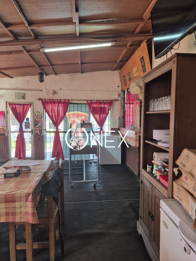 Local Comercial ID.4606 - Se vende llave de Pizzería en Salinas, Canelones 