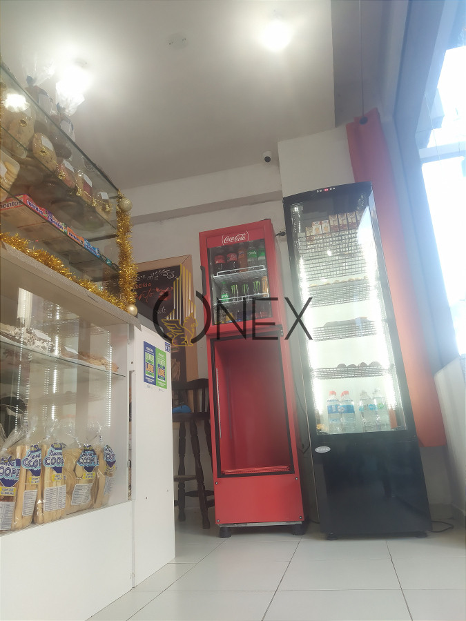 Local Comercial ID.1490 - Venta de llave de negocio en pleno Pocitos sin gastos comunes al pié de un edificio