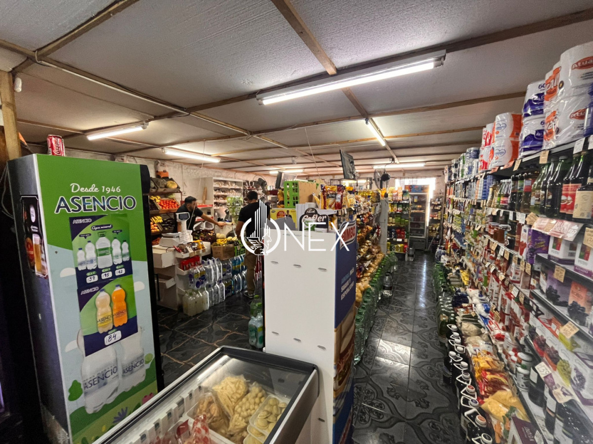 Local Comercial ID.4379 - Local en Paysandú, Dentro de la Ciudad