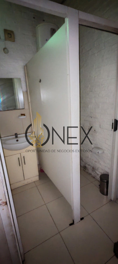 Local Comercial ID.3629 -  Se vende llave de local ubicado frente al costa urbana