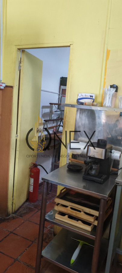 Local Comercial ID.3629 -  Se vende llave de local ubicado frente al costa urbana