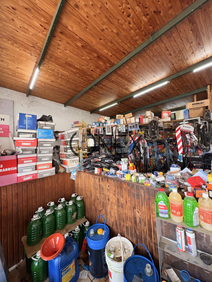 Local Comercial ID.3749 - Oportunidad: Llave de Repuestos con 25 Años en la Zona - Pinamar
