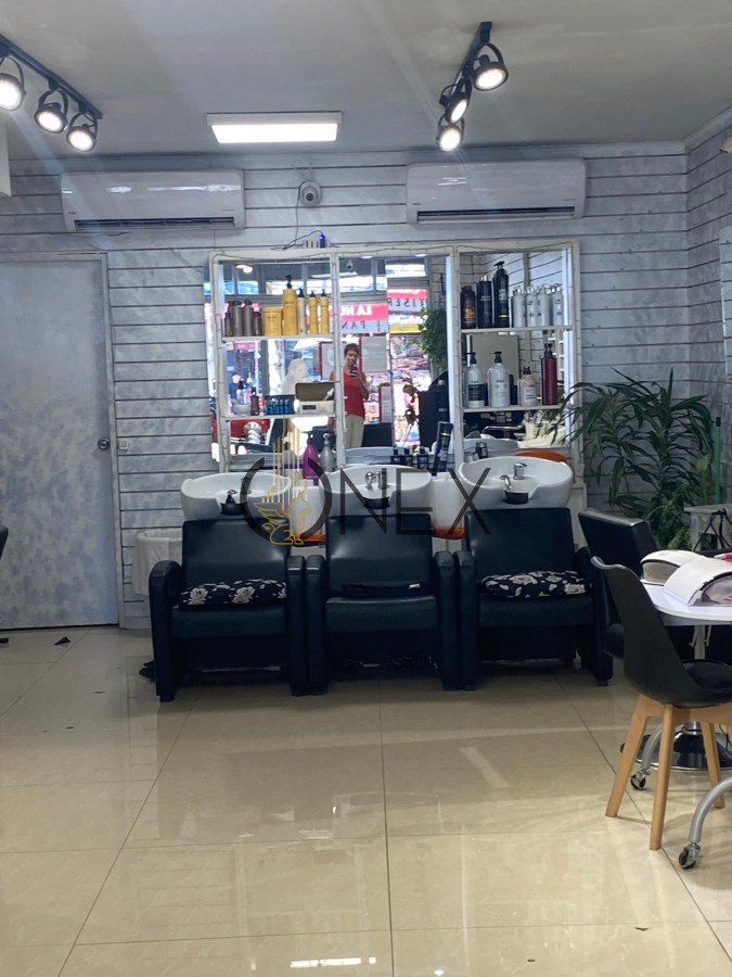 Local Comercial ID.2040 - Se vende llave de PELUQUERIA