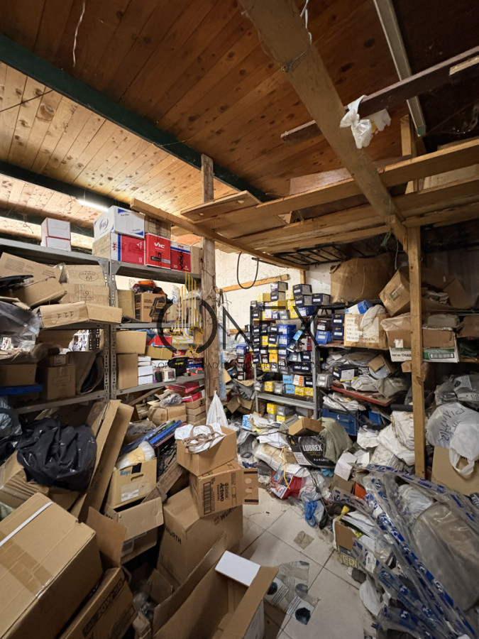 Local Comercial ID.3749 - Oportunidad: Llave de Repuestos con 25 Años en la Zona - Pinamar