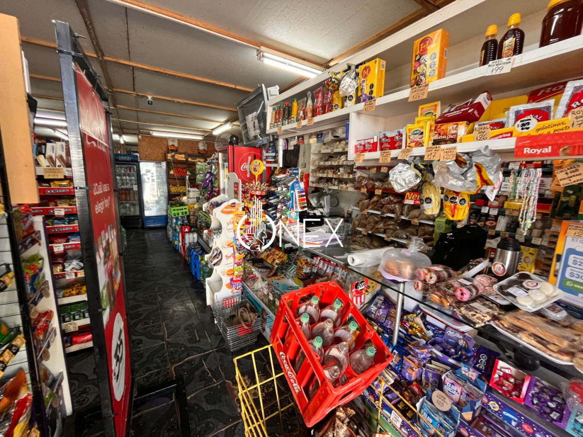 Local Comercial ID.4379 - Local en Paysandú, Dentro de la Ciudad