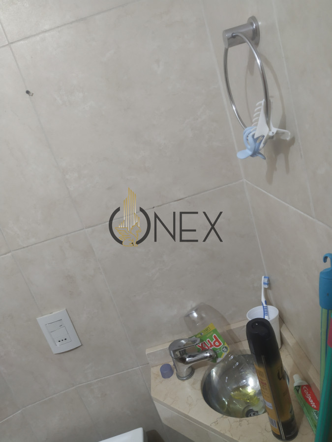 Local Comercial ID.1490 - Venta de llave de negocio en pleno Pocitos sin gastos comunes al pié de un edificio