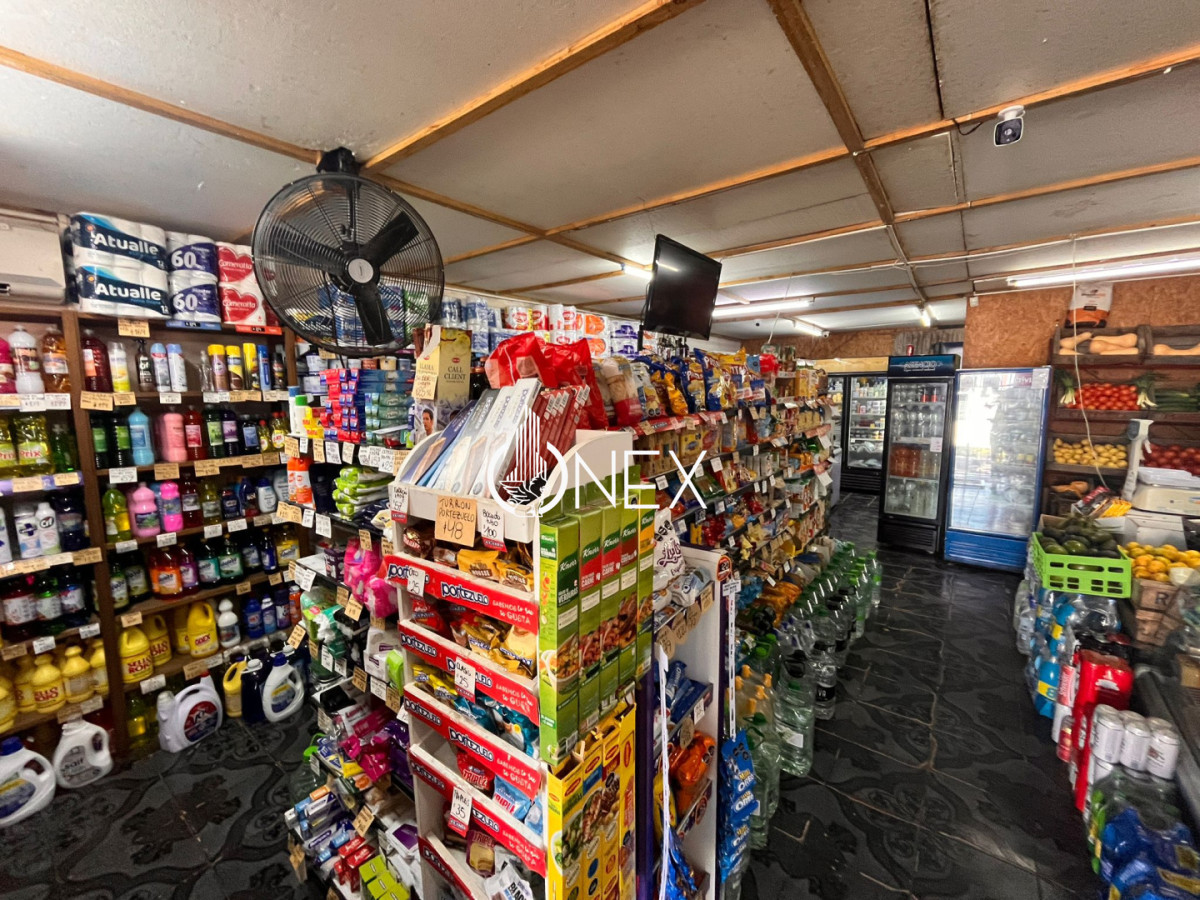 Local Comercial ID.4379 - Local en Paysandú, Dentro de la Ciudad