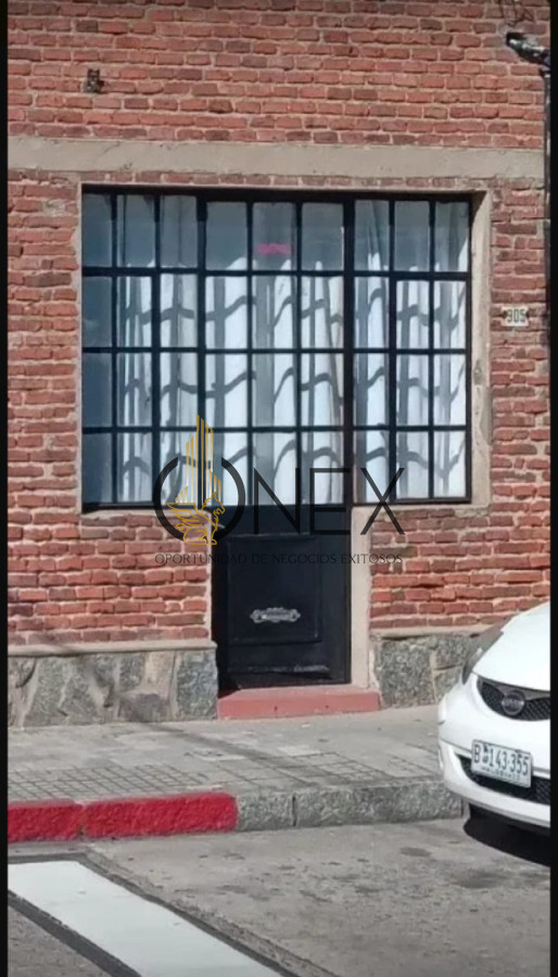 Local Comercial ID.4279 - Local centrico en alquiler anual 