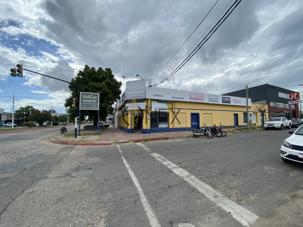 Local Comercial ID.1623 - ALQUILER Y VENTA DE GRAN LOCAL COMERCIAL EN PRINCIPAL AVENIDA PAYSANDU