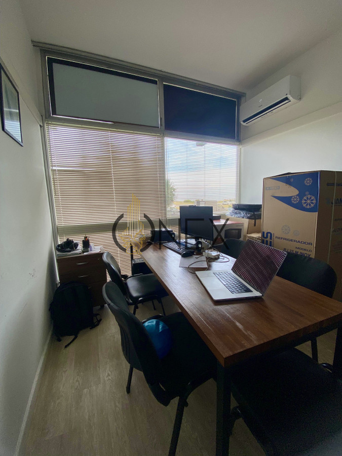 Local Comercial ID.1787 - Se vende local en Punta del Este. Atención dueños de negocios
