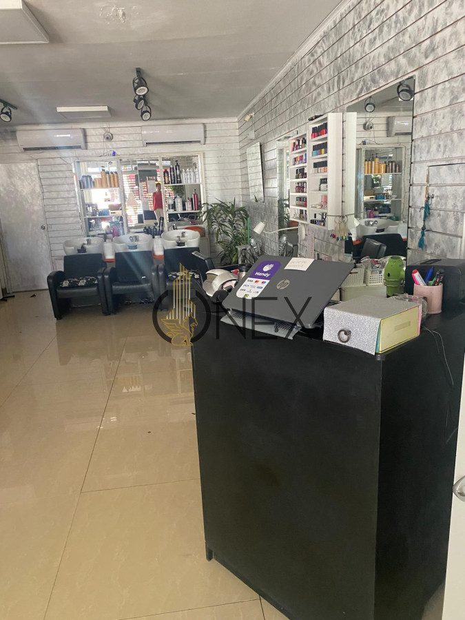 Local Comercial ID.2040 - Se vende llave de PELUQUERIA