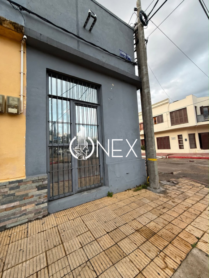 Local Comercial ID.4738 - Se alquila local comercial en el centro de Tacuarembó 