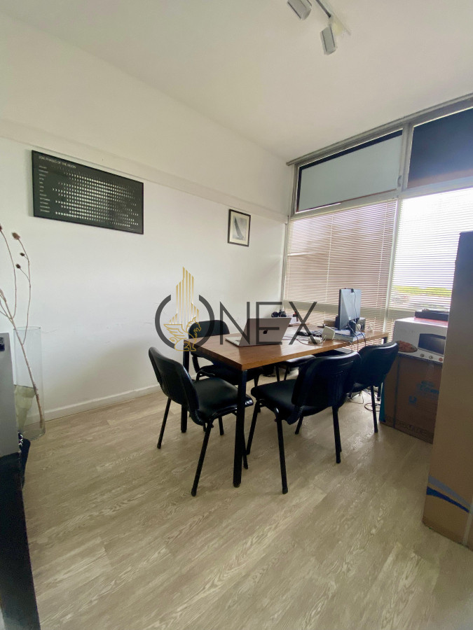 Local Comercial ID.1787 - Se vende local en Punta del Este. Atención dueños de negocios
