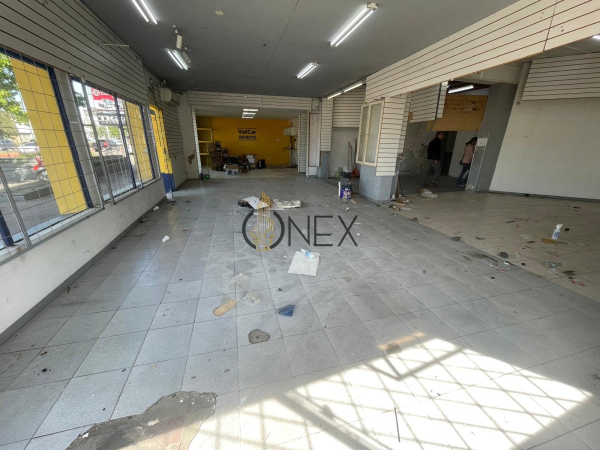Local Comercial ID.1623 - ALQUILER Y VENTA DE GRAN LOCAL COMERCIAL EN PRINCIPAL AVENIDA PAYSANDU