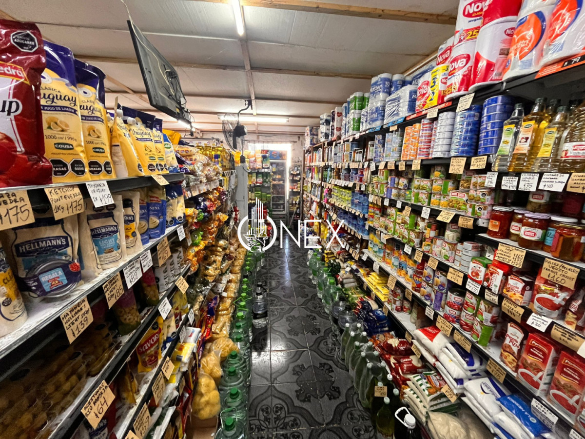 Local Comercial ID.4379 - Local en Paysandú, Dentro de la Ciudad
