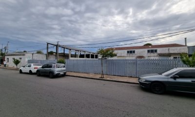 LOCAL EN VENTA-ALQUILER- CENTRO MALDONADO-  GALPON