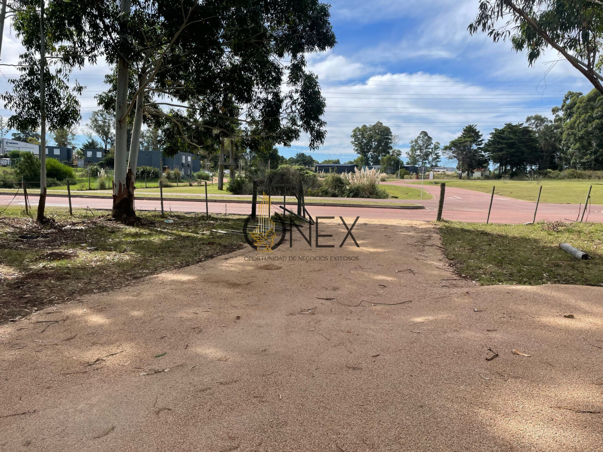 Terreno ID.2086 - Venta de lotes espectaculares en Jrdines Del Diario sobre Avenida Lusich 