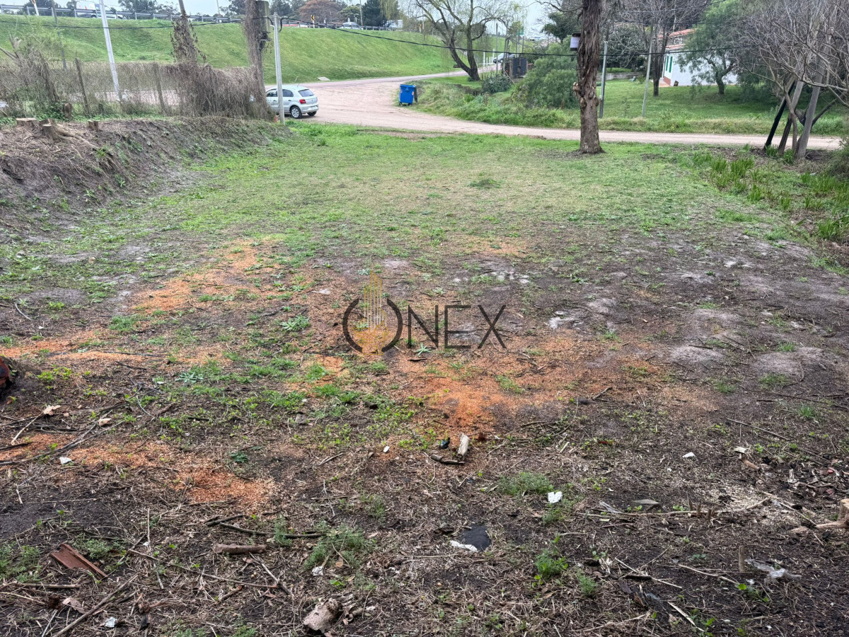 Terreno ID.3088 - Se vende amplio terreno en Atlántida - USD 80.000