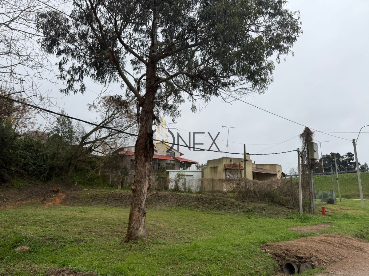 Terreno ID.3088 - Se vende amplio terreno en Atlántida - USD 80.000