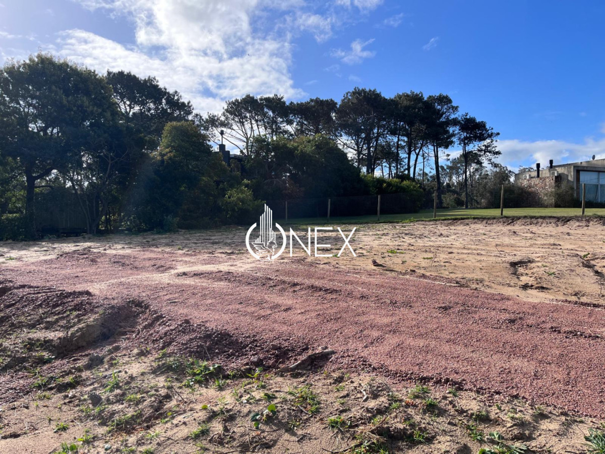 Terreno ID.4891 - Terreno de 1078m2  listo para construir !!!  La Barra , Maldonado.