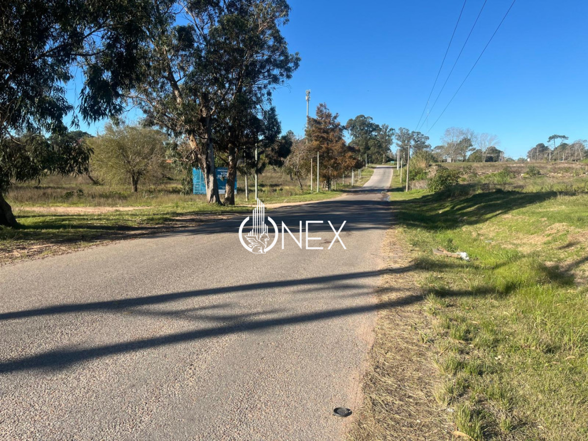Terreno ID.4513 - Vendo terreno en Barrio Golf de 1.577 m2 , entrega 50% y financia el resto.