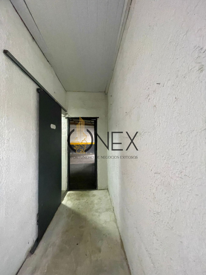 Terreno ID.4254 - En Venta Terreno con mejoras y doble acceso sobre Boulevard Artigas. Maldonado