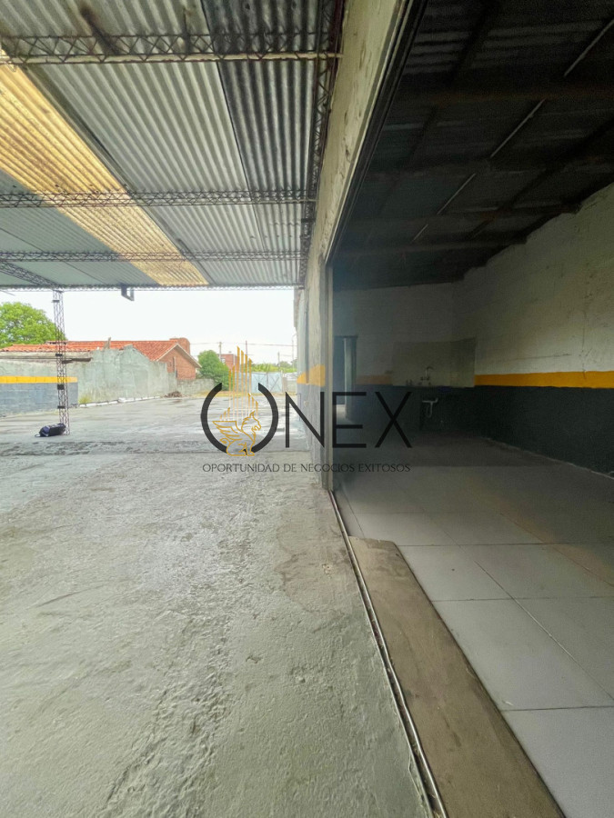 Terreno ID.4254 - En Venta Terreno con mejoras y doble acceso sobre Boulevard Artigas. Maldonado