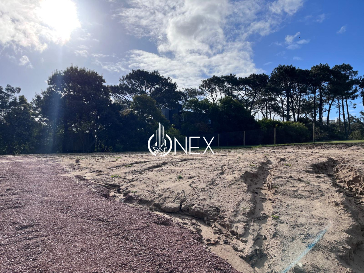 Terreno ID.4891 - Terreno de 1078m2  listo para construir !!!  La Barra , Maldonado.