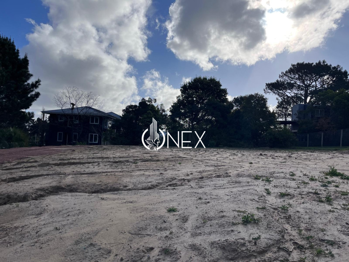 Terreno ID.4891 - Terreno de 1078m2  listo para construir !!!  La Barra , Maldonado.