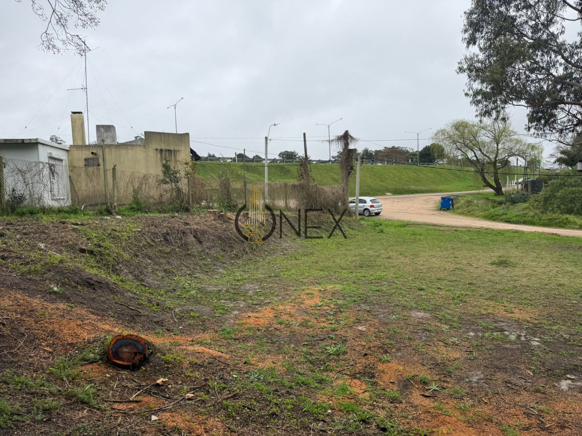 Terreno ID.3088 - Se vende amplio terreno en Atlántida - USD 80.000