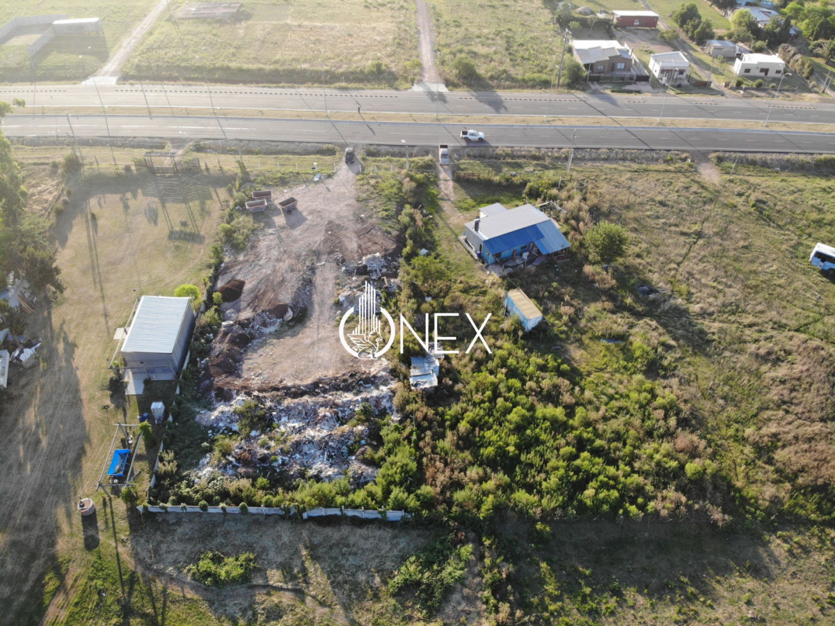 Terreno ID.4001 - Terreno en Venta en Avenida Bulevar Gral. Artigas