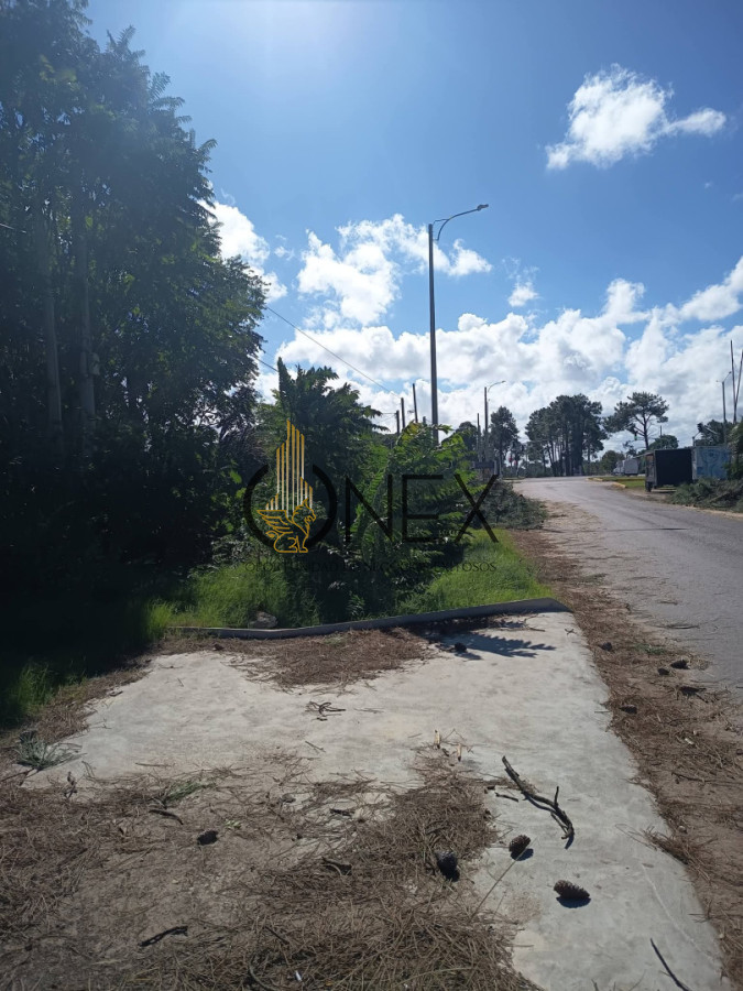 Terreno ID.4375 - Se vende terreno 860m² en Neptunia sur