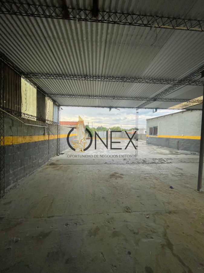 Terreno ID.4254 - En Venta Terreno con mejoras y doble acceso sobre Boulevard Artigas. Maldonado