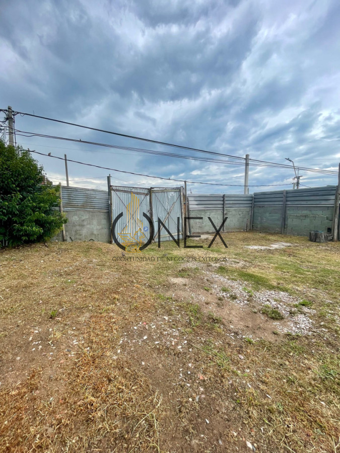 Terreno ID.4254 - En Venta Terreno con mejoras y doble acceso sobre Boulevard Artigas. Maldonado