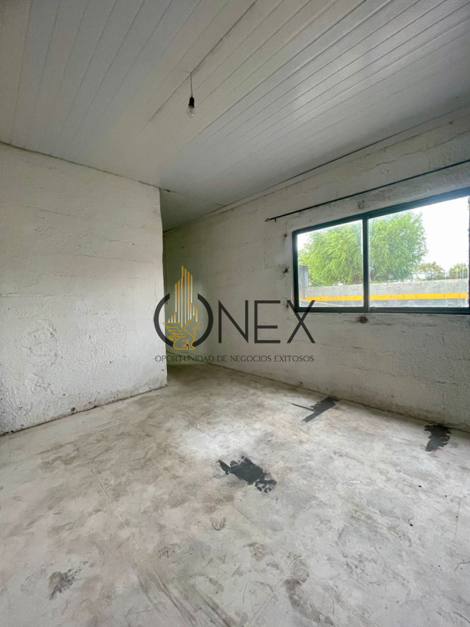 Terreno ID.4254 - En Venta Terreno con mejoras y doble acceso sobre Boulevard Artigas. Maldonado