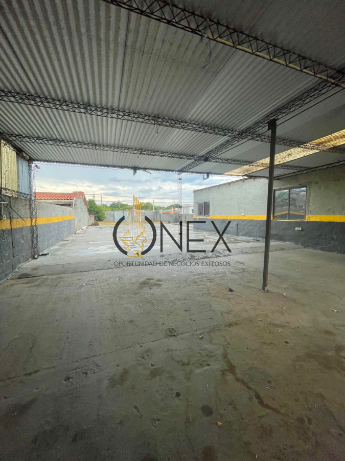 Terreno ID.4254 - En Venta Terreno con mejoras y doble acceso sobre Boulevard Artigas. Maldonado