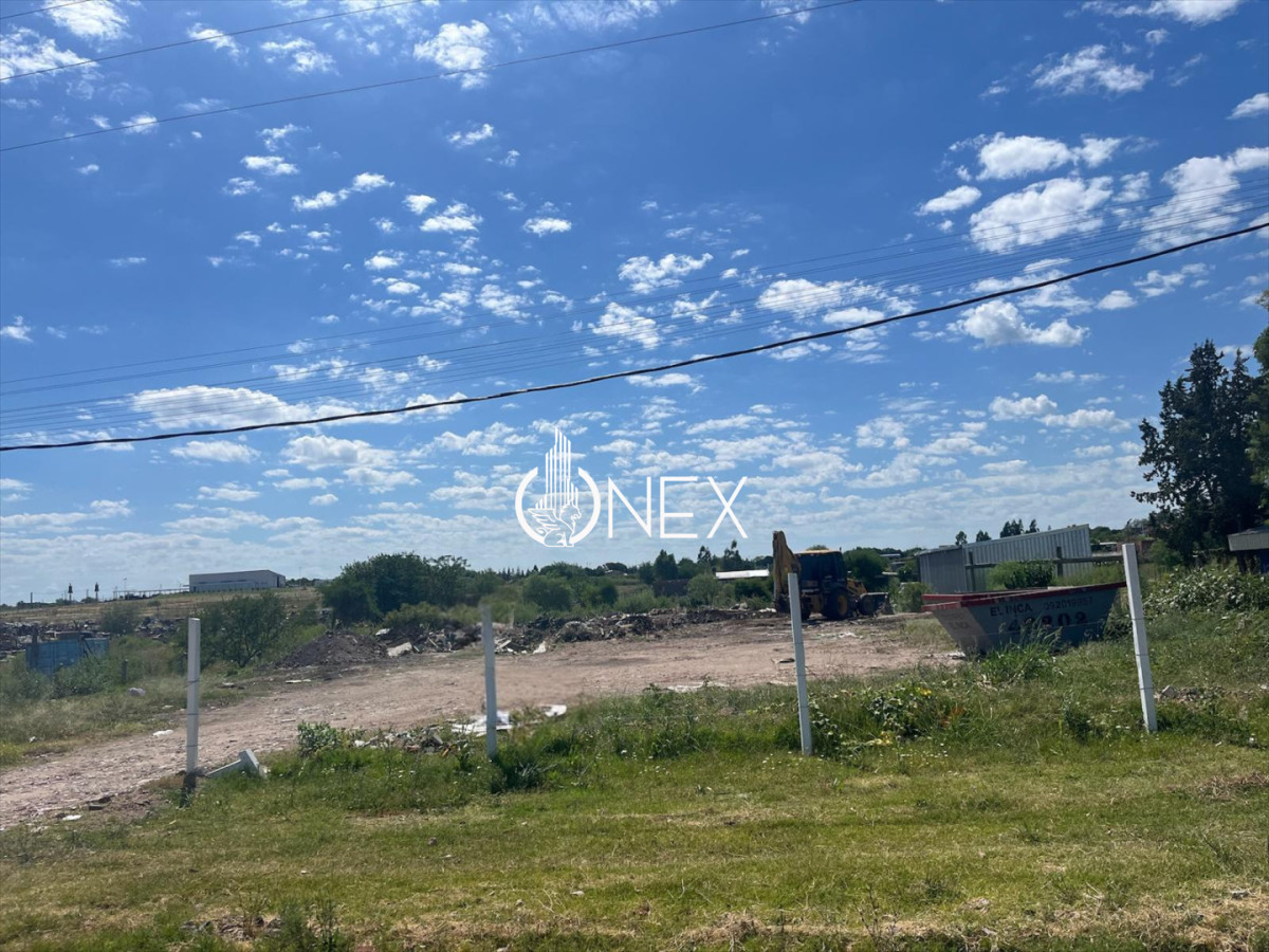 Terreno ID.4001 - Terreno en Venta en Avenida Bulevar Gral. Artigas