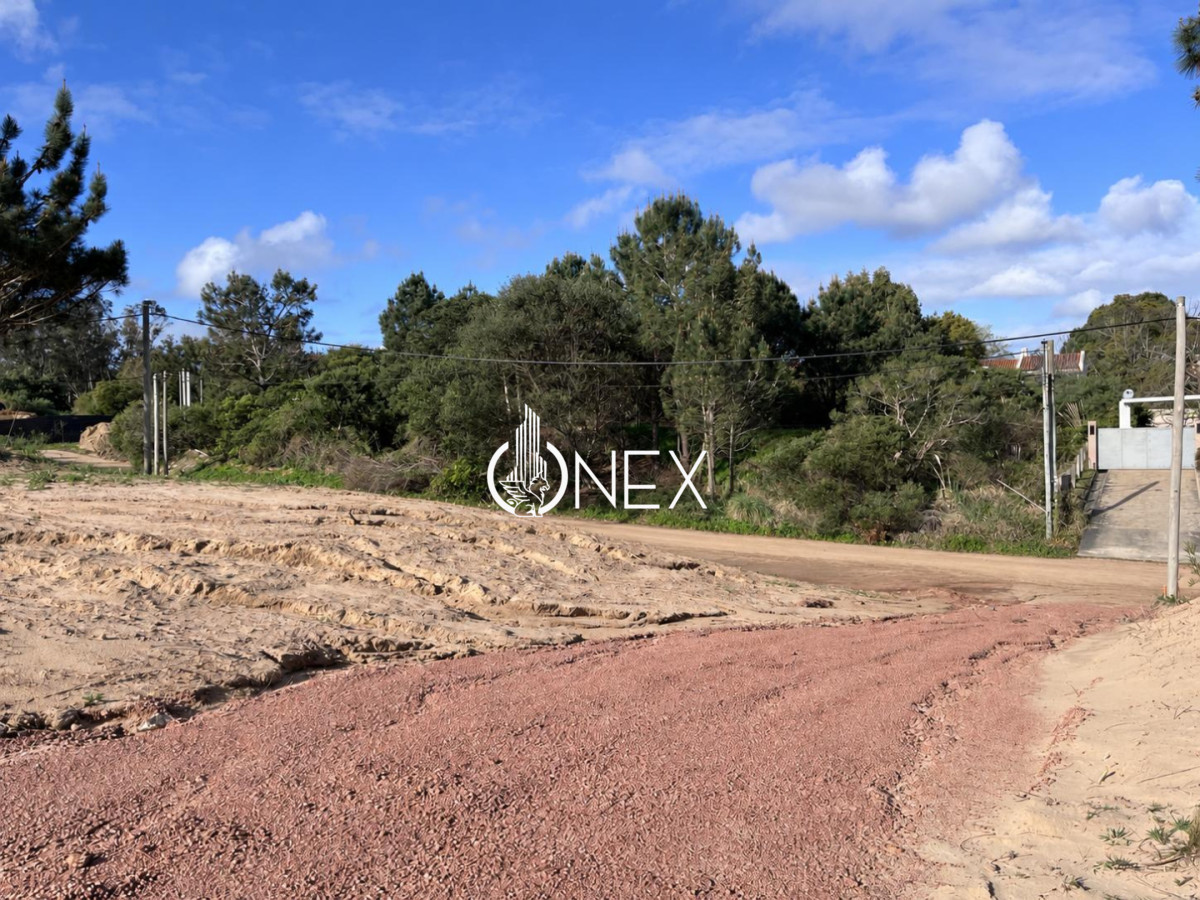 Terreno ID.4891 - Terreno de 1078m2  listo para construir !!!  La Barra , Maldonado.