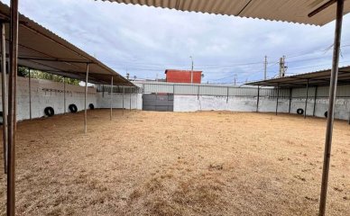 Gran Oportunidad terreno con mejoras con cocheras en Sayago  FOS 60% Altura 9 a 12mt