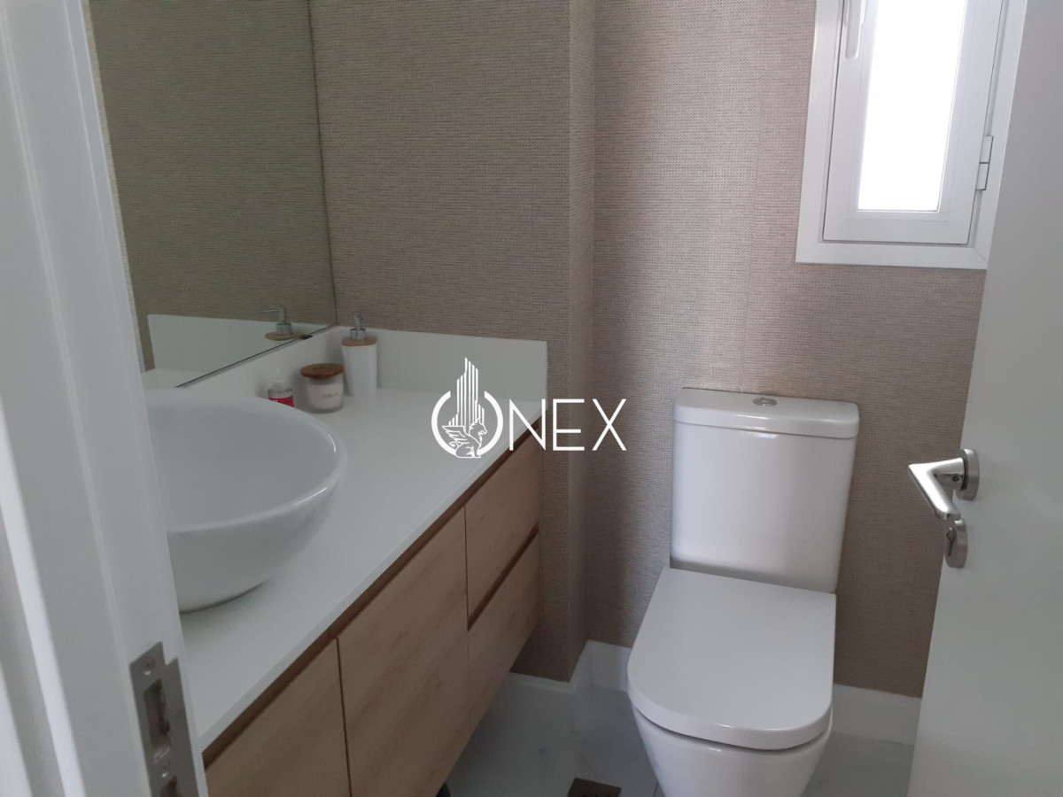 Apartamento ID.4489 - Venta apartamento de 2 dormitorios y 2 baños con amenities en primera línea de playa mansa.