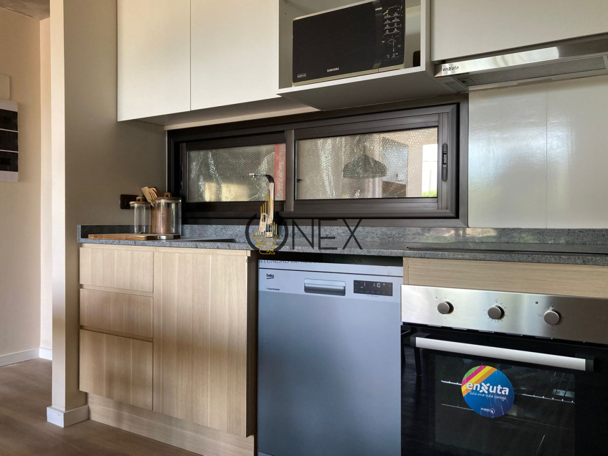 Apartamento ID.3469 - Venta de apartamento 3 dormitorios 2 baños en Carrasco con parrillero